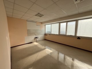 Capannone in Vendita a Aulla, 300'000€, 600 m²