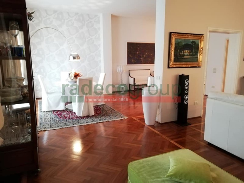 Appartamento in Vendita a Livorno, zona fabbricotti, 410'000€, 190 m², arredato