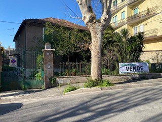 Terreno agricolo in Vendita a Guidonia Montecelio, zona Guidonia, 450'000€, 930 m²