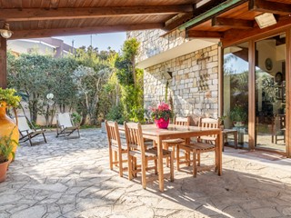 Villa in Vendita a Bisceglie, zona Mare, 415'000€, 200 m²