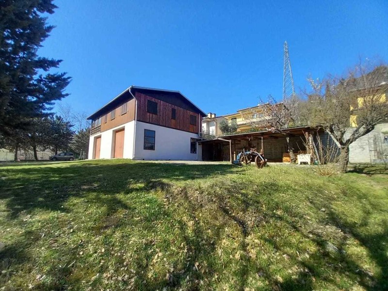 Casa Indipendente in Vendita a Novafeltria, 248'000€, 203 m², con Box