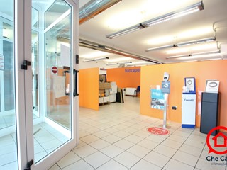 Ufficio in Vendita a Cesena, zona Zona Ospedale, 419'000€, 350 m²