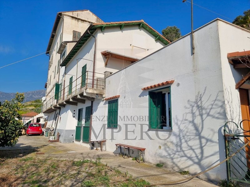 Casa Semi Indipendente in Vendita a Ventimiglia, zona Latte, 800'000€, 183 m²