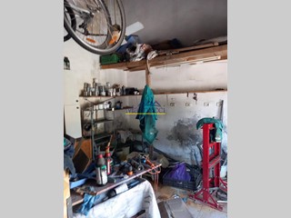 Magazzino in Vendita a Cascina, zona Badia, 15'000€, 20 m²