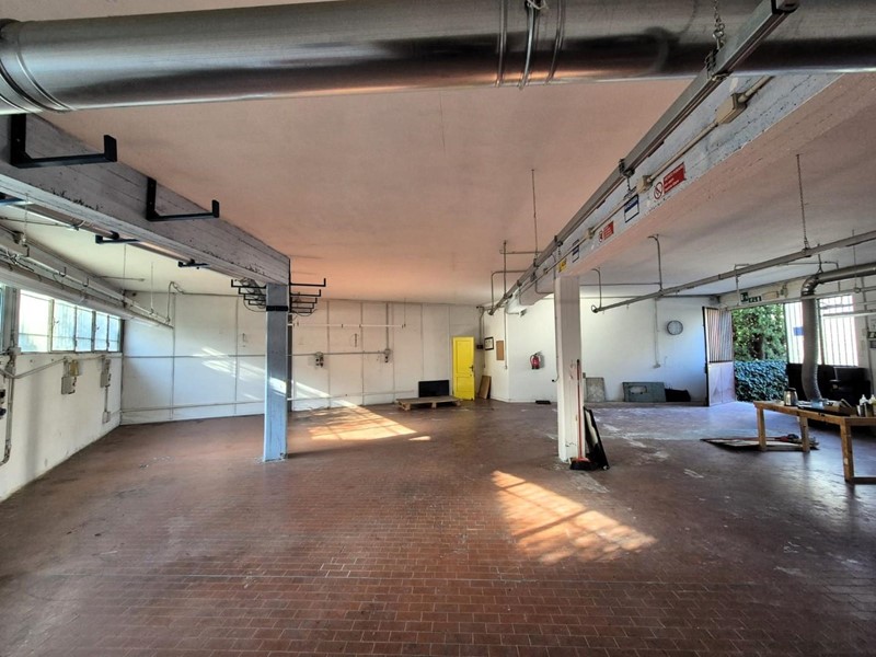 Immobile commerciale in Affitto a Fucecchio, 800&euro;, 200 m²