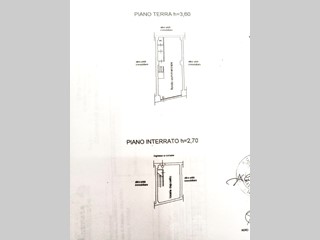 Negozio in Vendita a Massa, 98'000€, 70 m²