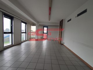 Ufficio in Vendita a Montecatini Terme, 150'000€, 140 m²