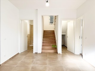 Casa Indipendente in Vendita a Empoli, 580'000€, 150 m², con Box