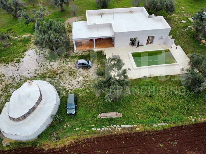 Villa in Vendita a San Vito dei Normanni, 715'000€, 216 m², arredato