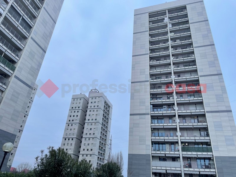 Quadrilocale in Vendita a Cesano Boscone, 285'000€, 115 m²