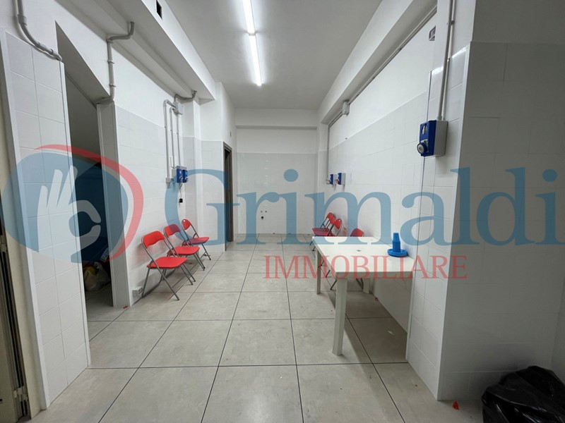 Negozio in Affitto a Messina, 600€, 40 m²
