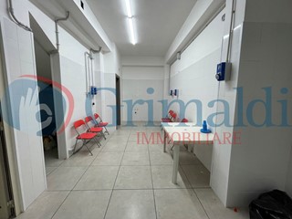 Negozio in Affitto a Messina, 600€, 40 m²