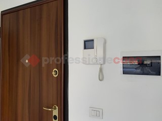 Ufficio in Vendita a Arezzo, 100'000€, 46 m²