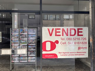 Negozio in Vendita a Bari, 370'000€, 88 m²