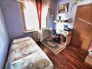 Villa bifamiliare in Vendita a Paderno Dugnano, 348'000€, 219 m²