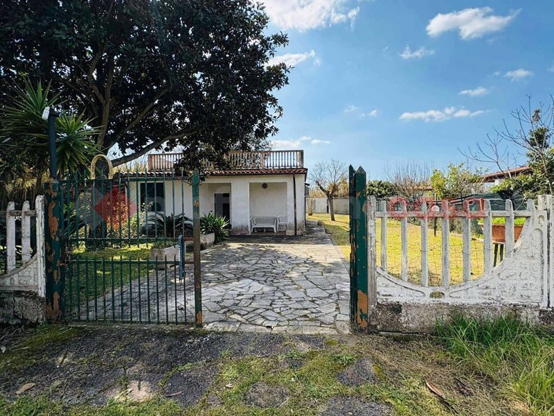 Villa in Vendita a Terracina, 189'000€, 90 m²