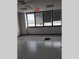 Capannone in Vendita a Treviolo, 620'000€, 600 m²