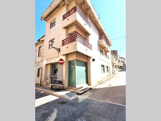 Ufficio in Vendita a Castrofilippo, 128'000€, 173 m²