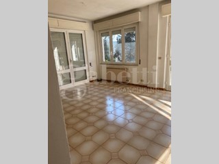 Appartamento in Vendita a Vezzano Ligure, 160'000€, 156 m²