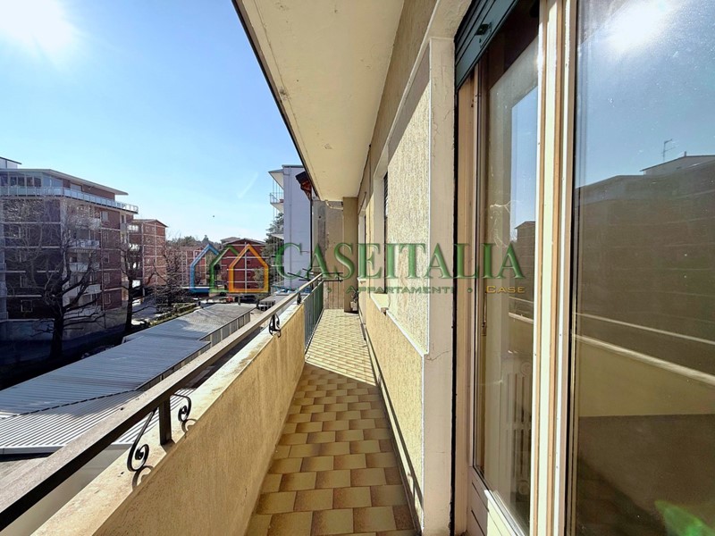 Appartamento in Vendita a Ivrea, 64'000€, 120 m²