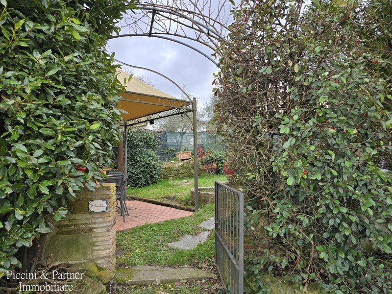 Casa Semi Indipendente in Vendita a Città di Castello, zona Bonsciano, 139'000€, 110 m²