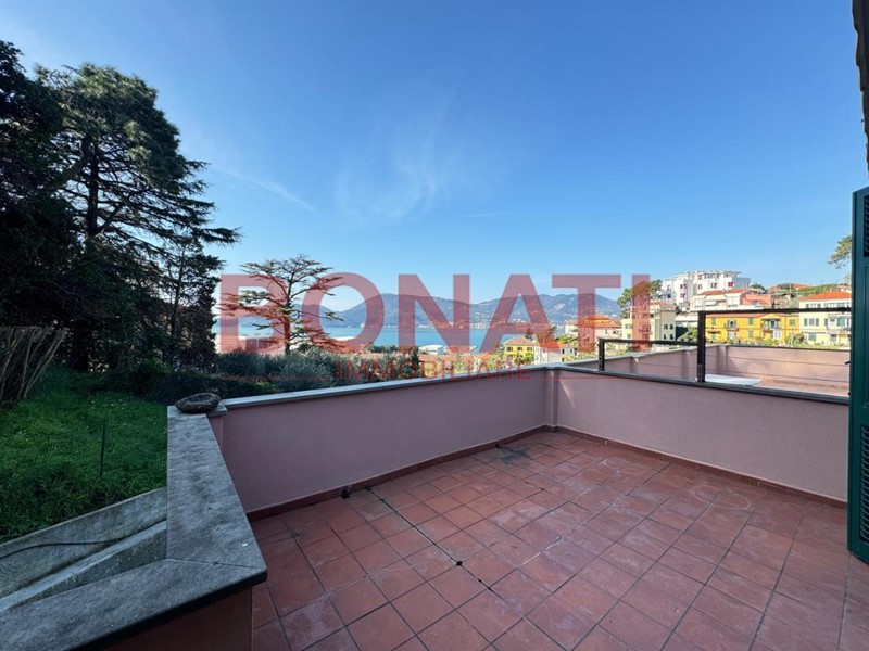 Appartamento in Vendita a La Spezia, zona Periferia Est, 380'000€, 101 m², con Box