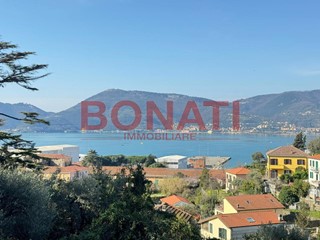 Appartamento in Vendita a La Spezia, zona Periferia Est, 380'000€, 101 m², con Box