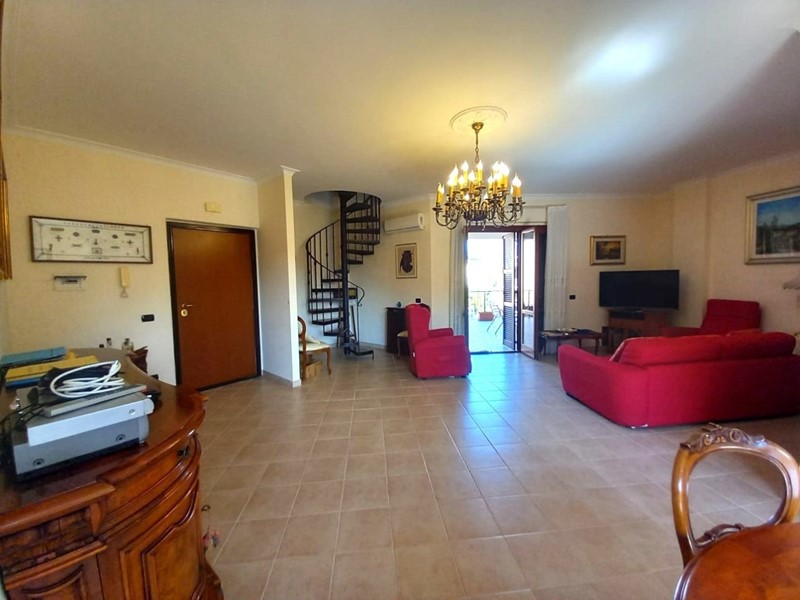 Trilocale in Vendita a Tivoli, zona Villa Adriana, 239'000&euro;, 125 m²