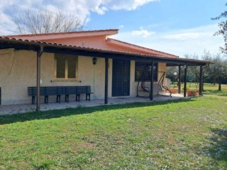 Casa Indipendente in Vendita a Tivoli, zona Tivoli Terme, 269'000€, 85 m²