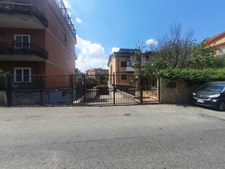 Box in Vendita a Roma, zona Finocchio, 17'000€, 15 m²