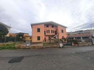 Trilocale in Vendita a Roma, zona Finocchio, 168'000€, 70 m²