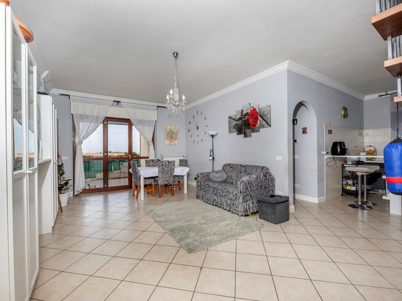 Appartamento in Vendita a Roma, zona Borghesiana, 173'000€, 95 m²