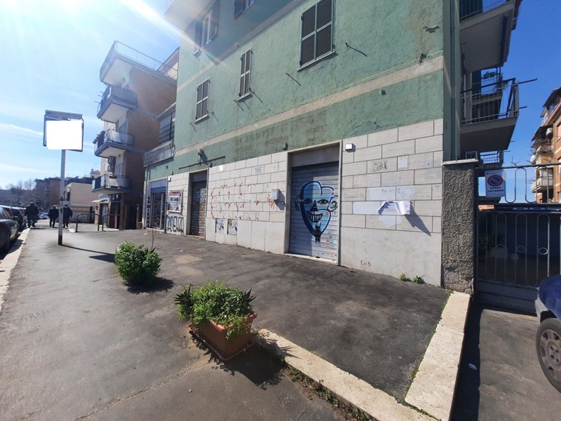 Immobile commerciale in Vendita a Roma, zona Alessandrino, 35'000€, 16 m²