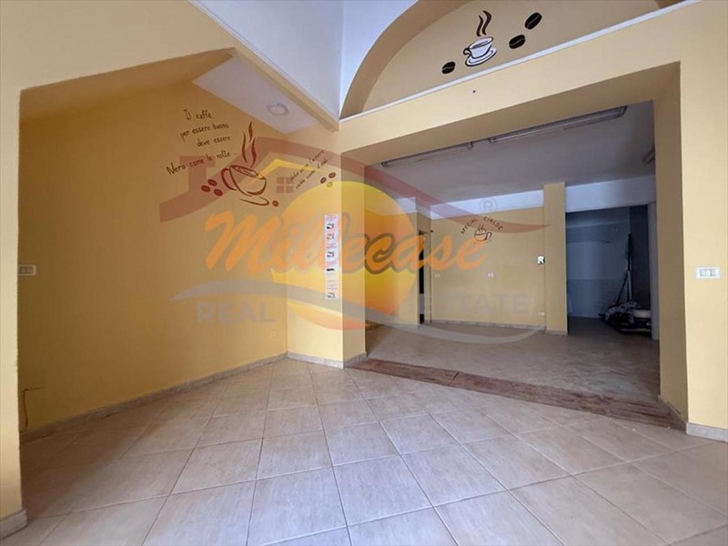 Immobile commerciale in Vendita a Siracusa, zona Adda -Gelone - Borgata, 53'000&euro;, 65 m²
