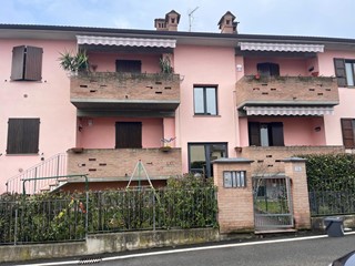 Appartamento in Vendita a Medesano, 75'000&euro;, 55 m²