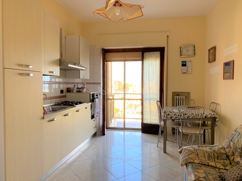 Quadrilocale in Affitto a Catanzaro, zona Lido Lungomare, 1'600€, 120 m², arredato