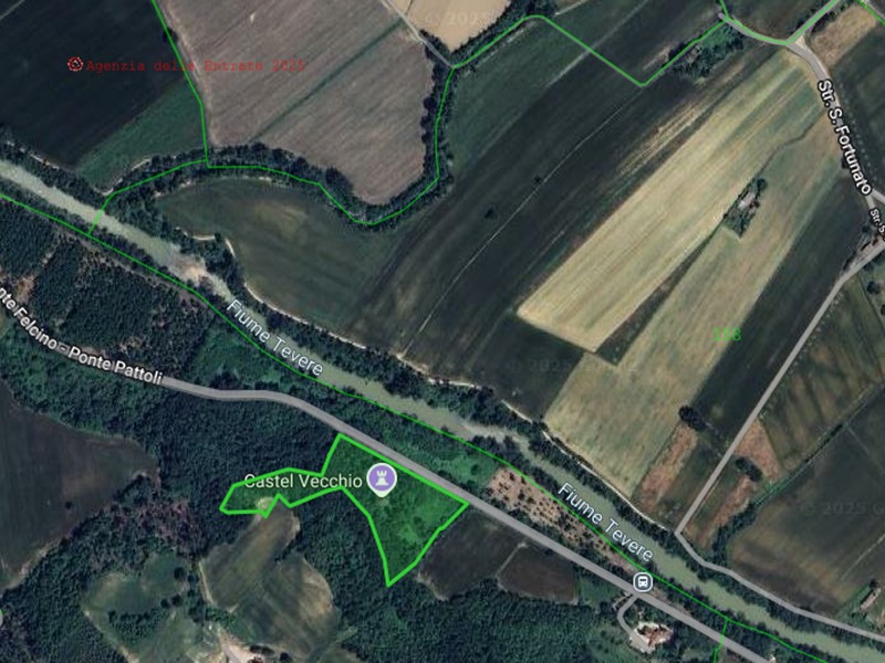 Casale in Vendita a Perugia, 200'000€, 526 m²