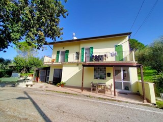 Casa Indipendente in Vendita a Rimini, zona ENTROTERRA, 490'000€, 197 m²