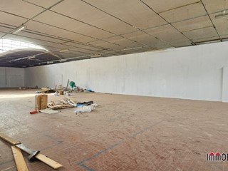 Capannone in Affitto a Poggibonsi, 3'500€, 1100 m²
