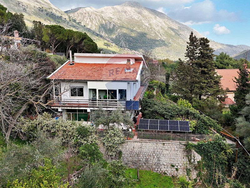 Villa in Vendita a Monreale, zona San Martino delle Scale, 160'000€, 150 m²