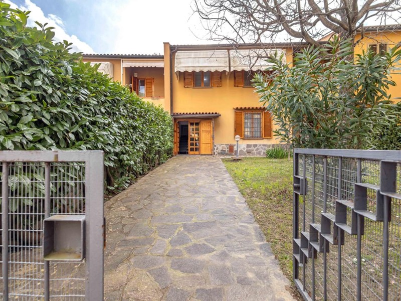 Villetta a schiera in Vendita a Calci, 380'000€, 250 m²