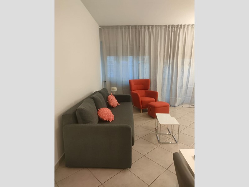 Trilocale in Affitto a Camaiore, zona Lido di Camaiore, 2'200€, 70 m², arredato