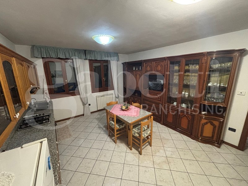 Trilocale in Vendita a Cavarzere, 117'000€, 90 m², arredato