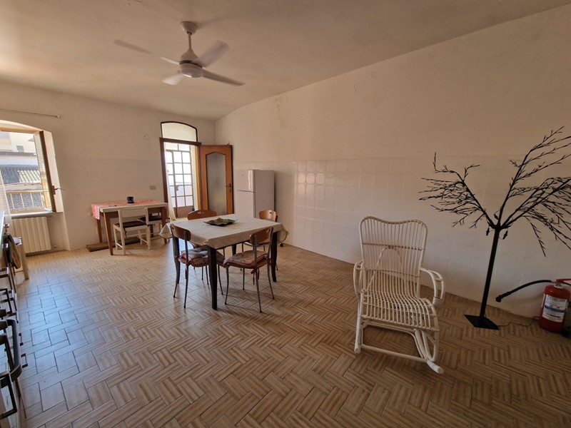 Appartamento in Vendita a Sarzana, 195'000€, 130 m²