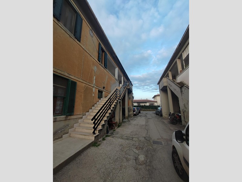 Quadrilocale in Vendita a Roccastrada, zona Ribolla, 65'000€, 75 m², arredato, con Box