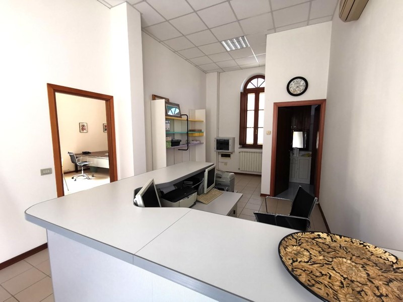 Ufficio in Affitto a Fucecchio, 800&euro;, 75 m²