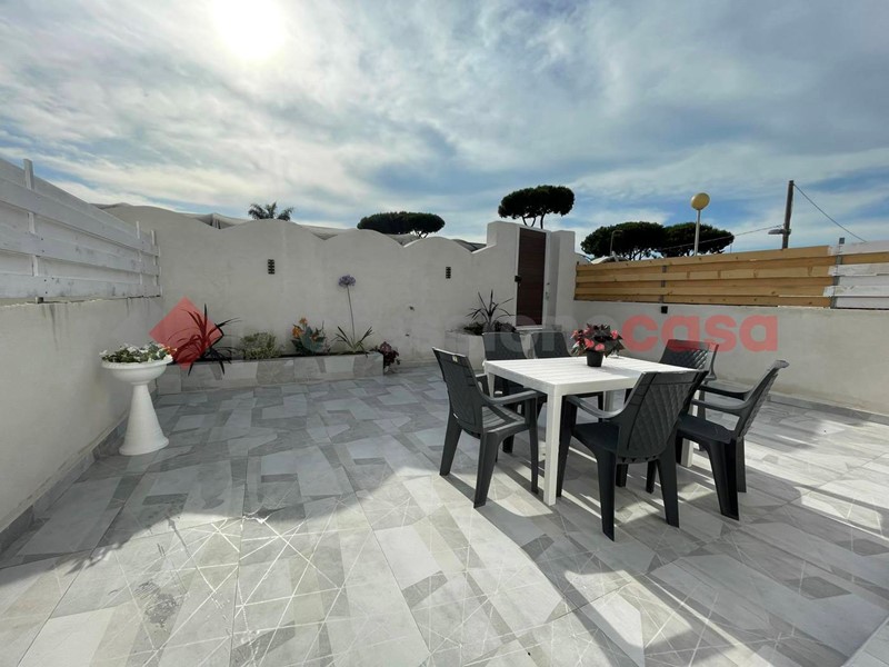 Villa bifamiliare in Vendita a Terracina, 269'000€, 90 m², arredato
