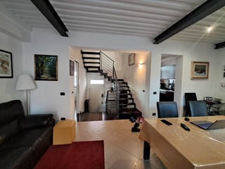 Casa Indipendente in Vendita a Parma, 580'000€, 180 m²