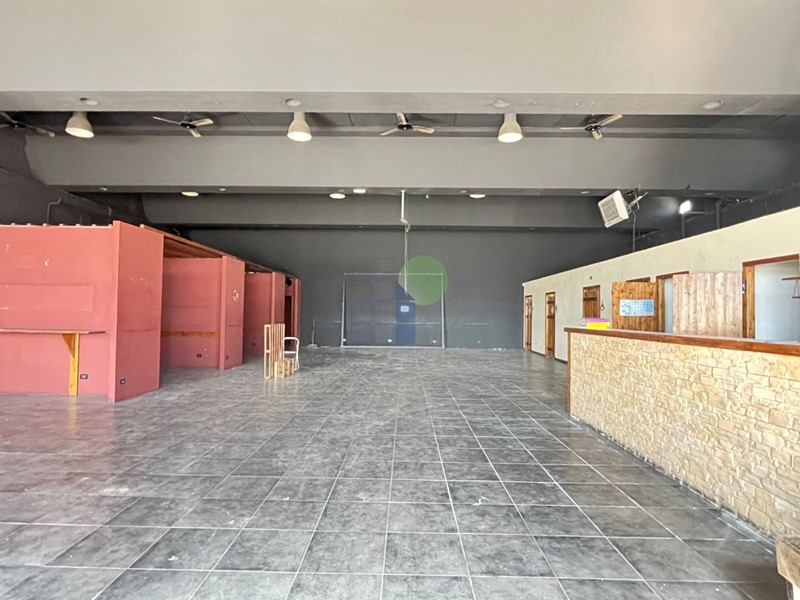 Immobile commerciale in Affitto a Livorno, zona Nord, 6'500€, 800 m²