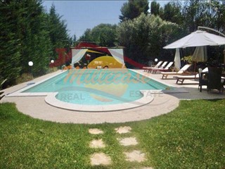 Villa in Vendita a Siracusa, zona Belvedere, 450'000&euro;, 160 m²